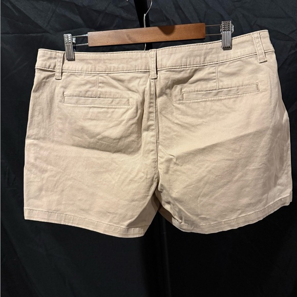 A.n.a. Size 12 Women's Tan Kahki Mid-Rise Shortie Short Shorts with 3.5” inseam - Picture 2 of 7